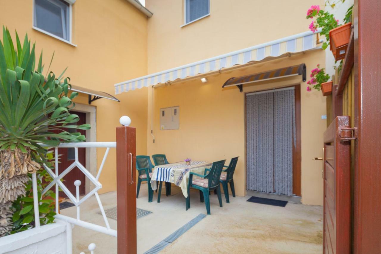 Miramare Apartment Pomer Exterior photo